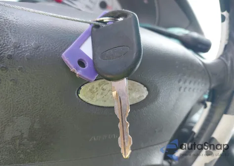 2004 Ford Explorer Sport Trac Adrenalin/Xls/Xlt z USA, uszkodzony, nr VIN 1FMZU77K04UB58957